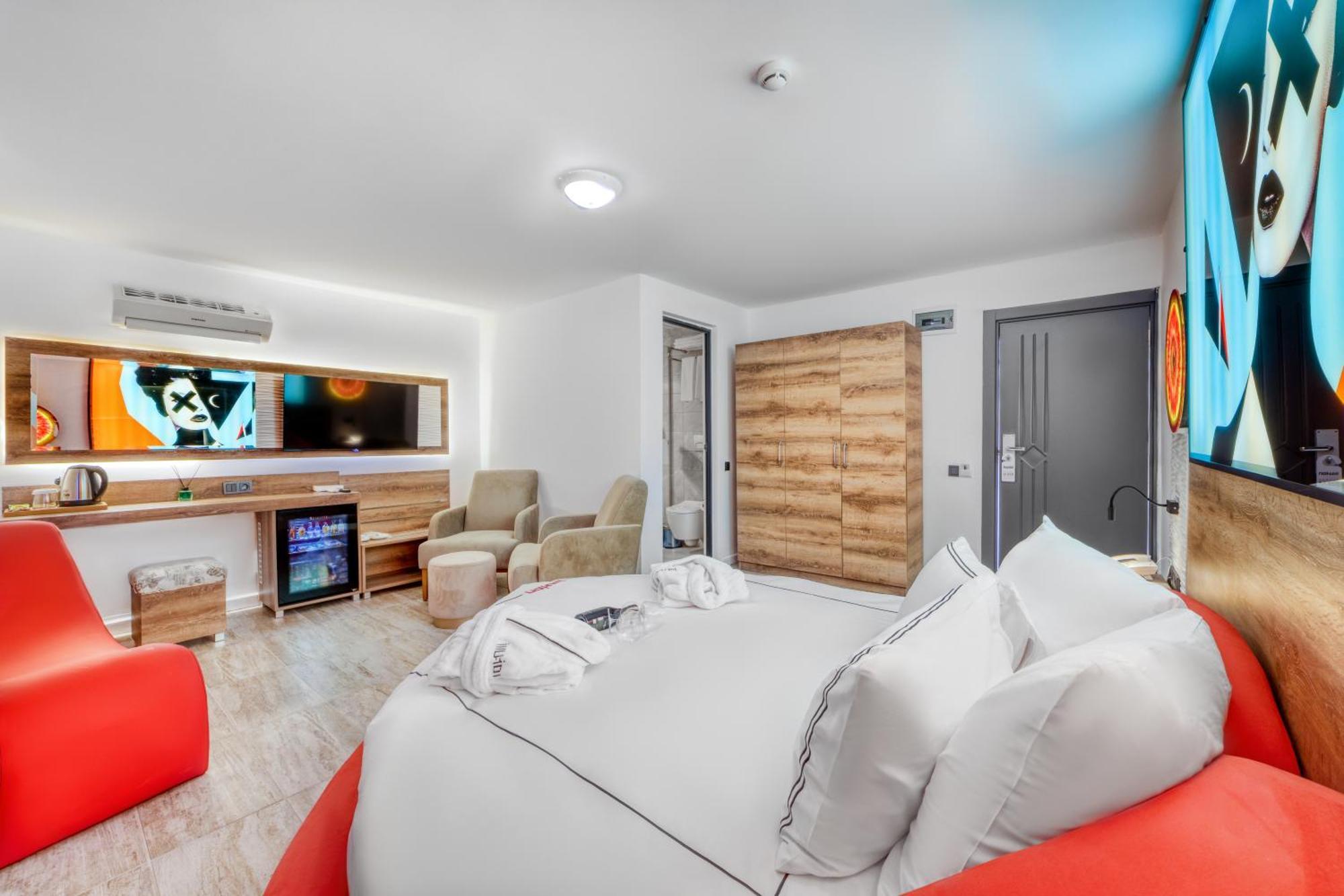 Отель Illusion Clubhotel Only Adult 3*